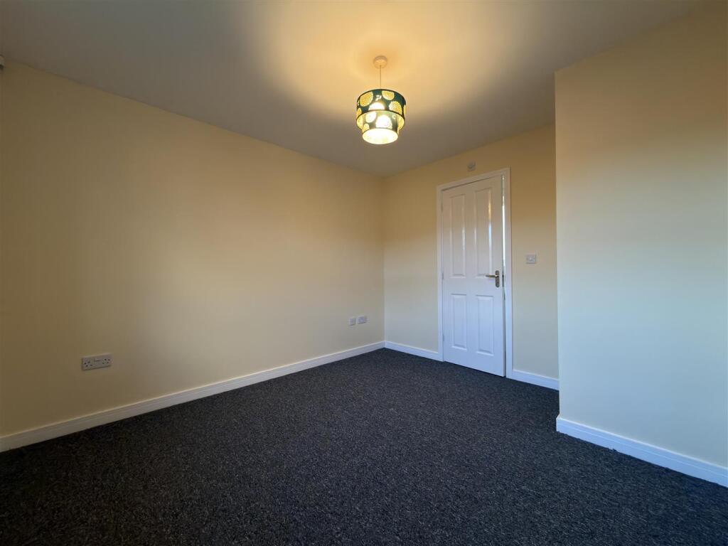 Beagle Close, Leicester photo 4