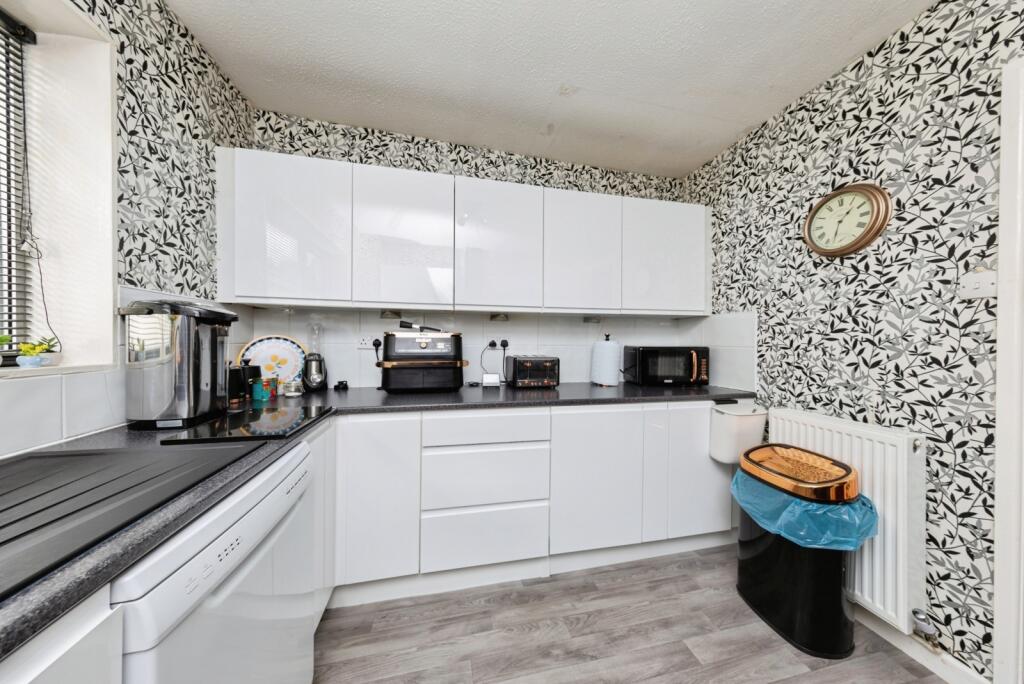 House in Carmarthen, Llangynnwr, Llangunnor - More