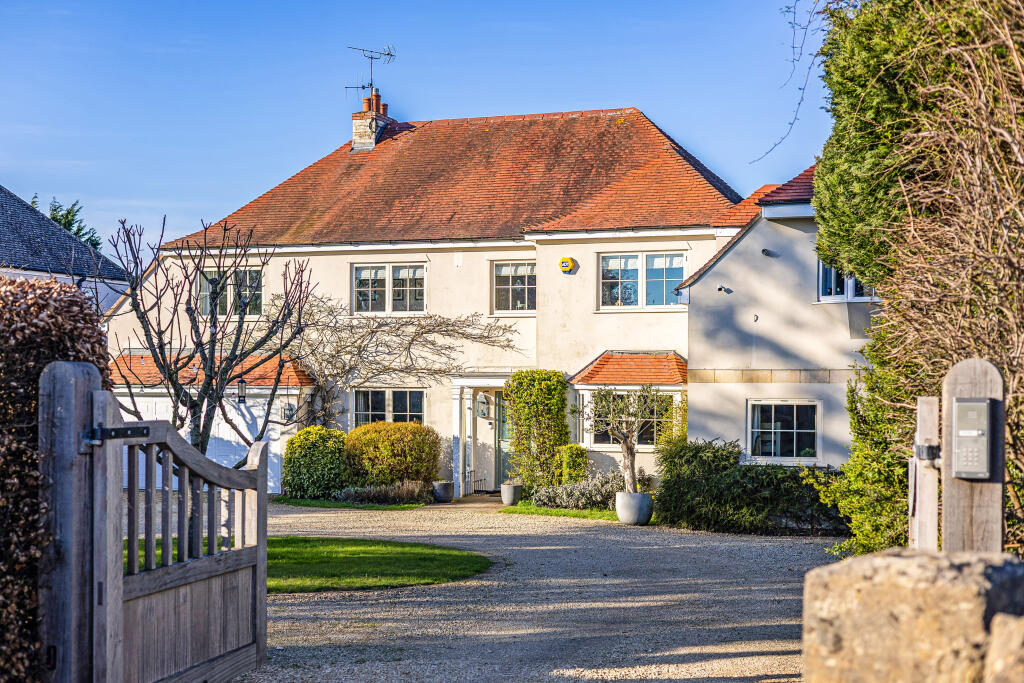 Main image of property: Cirencester Road, Minchinhampton, GL6
