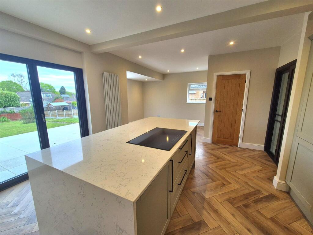 Main image of property: Wychwood Avenue, FINHAM, Coventry, CV3
