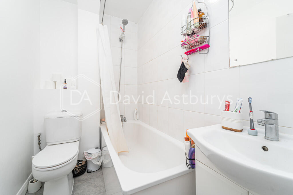 Apartment in London - More