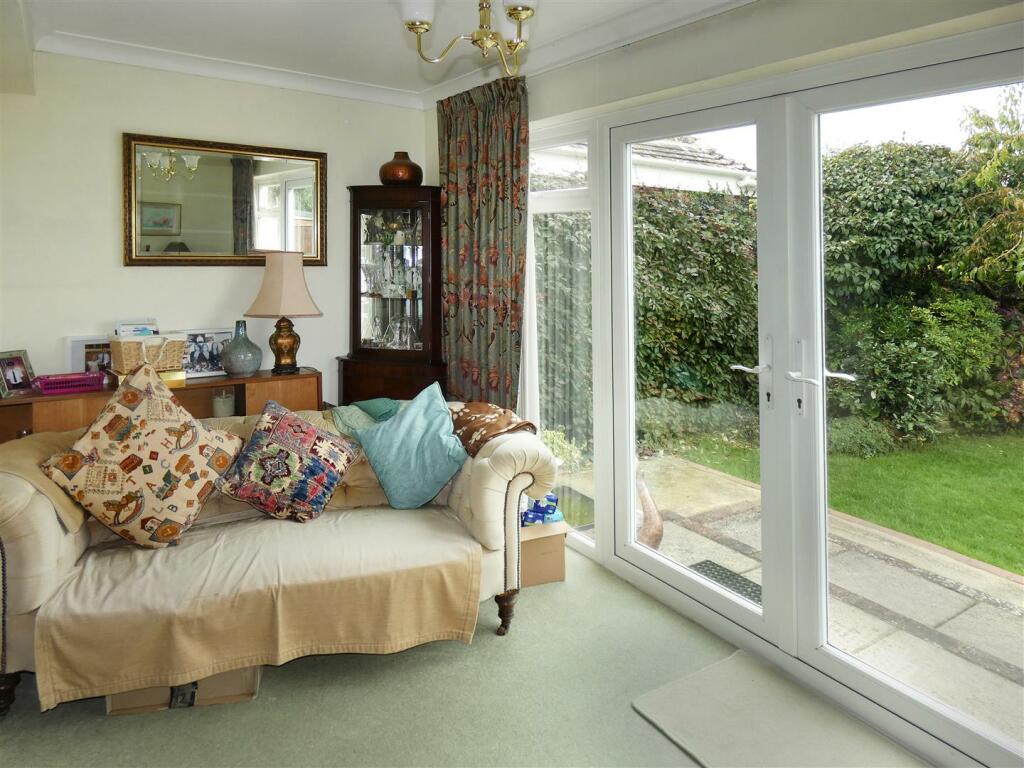 Cheam Road, Rustington photo 5