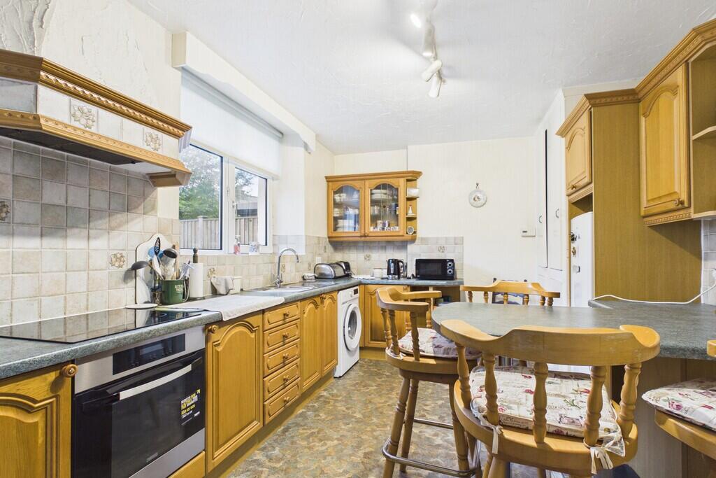12 Romney Avenue, Kendal, Cumbria, LA9 5QT photo 4