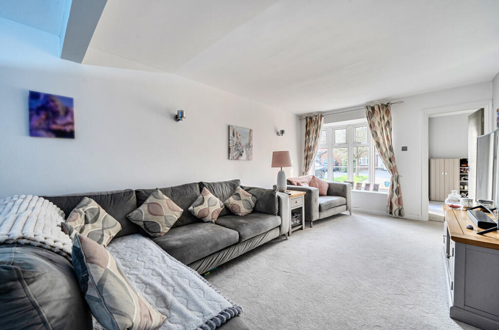 Vickers Close, Woodley, Reading, Berkshire, RG5 photo 4
