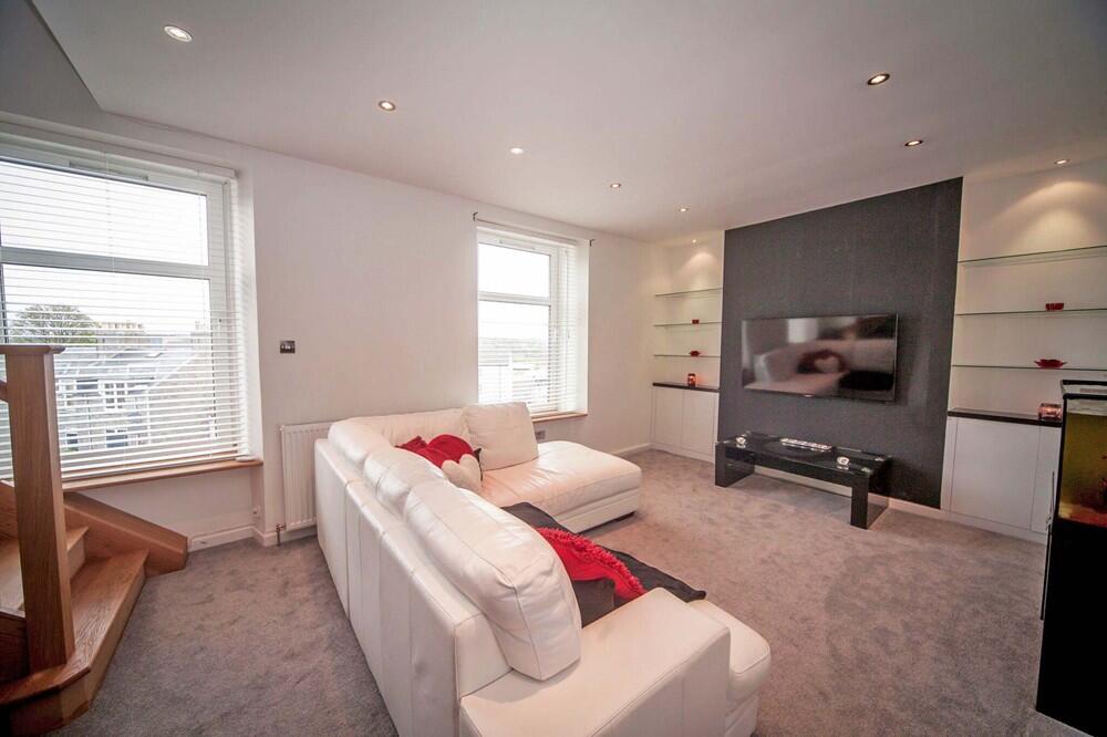 Main image of property: 77 Western Road, Aberdeen, AB24 4DR