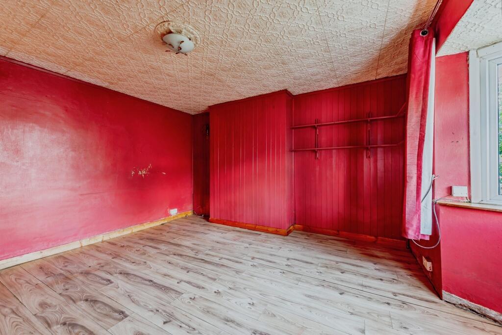 House in Redhill - View 4
