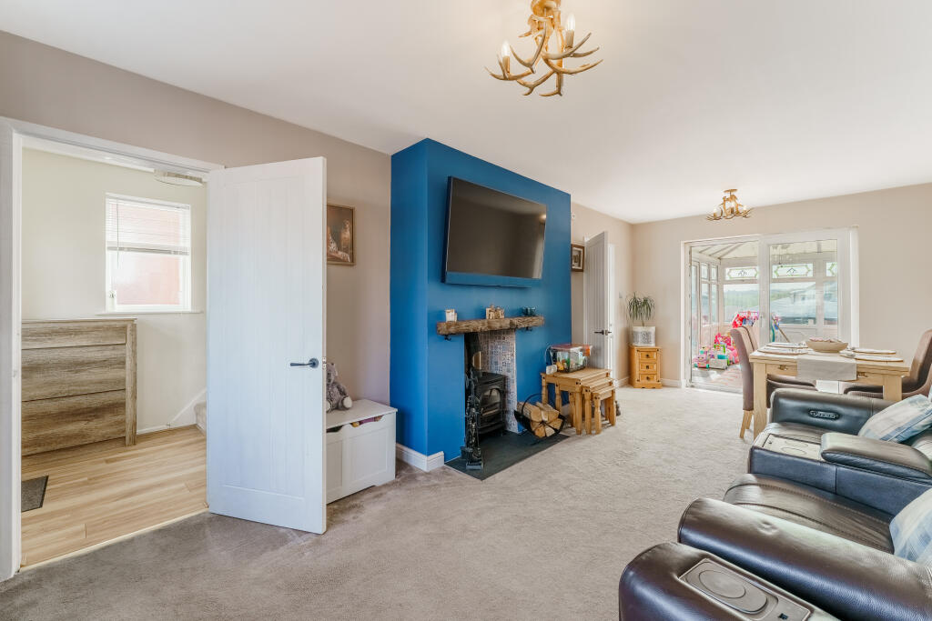 House in Wakefield - View 5
