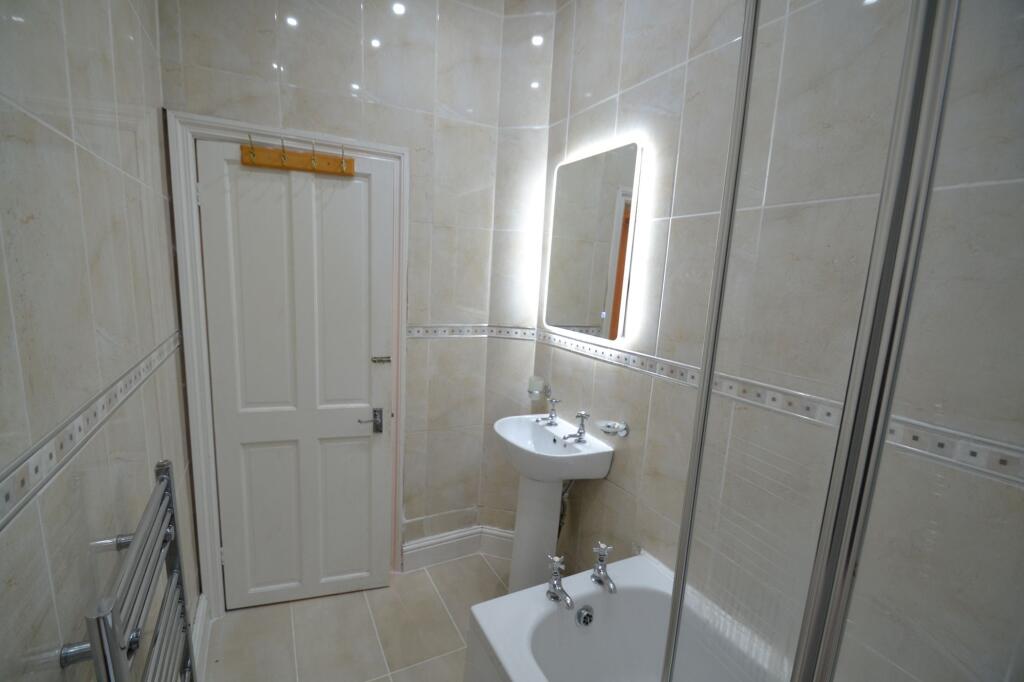 2 bedroom house share for rent
