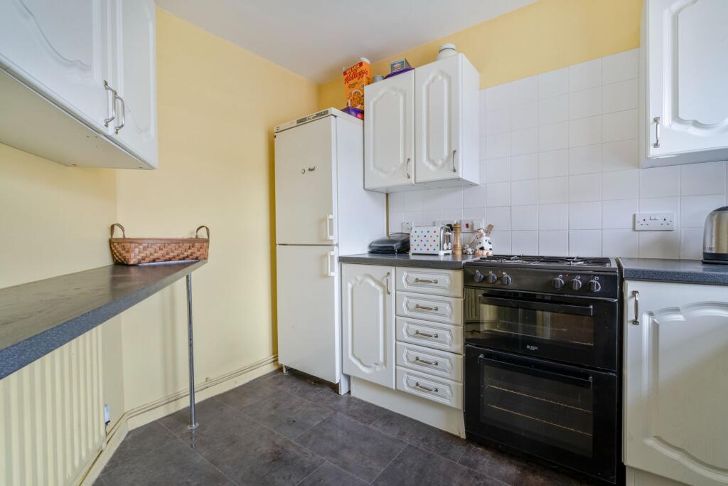 3b Goddards Close, Cranbrook - View 6
