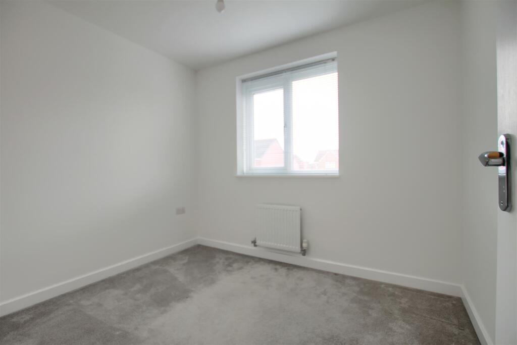 Ermin Close, Ingleby Barwick – další