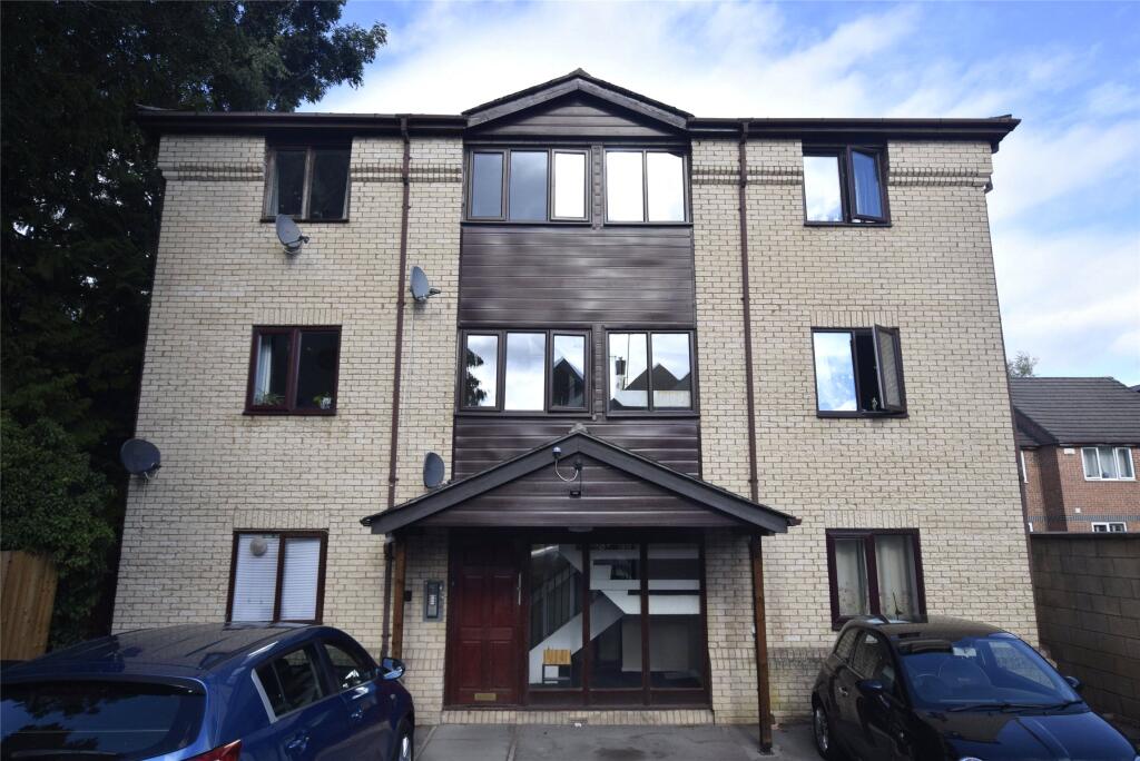 Apartment in Gloucester - View 3