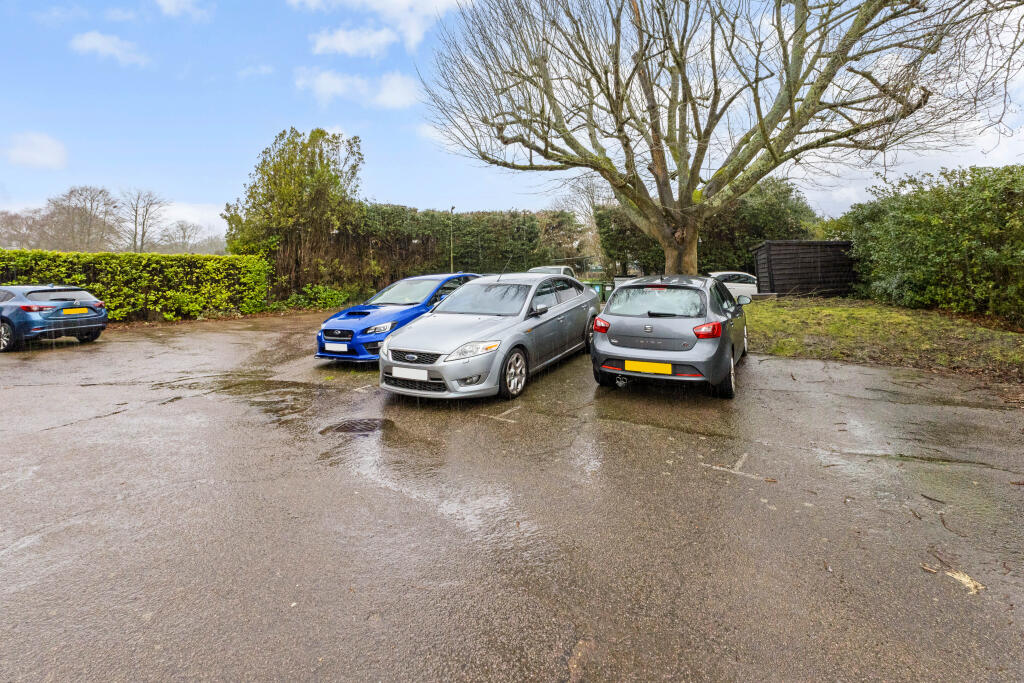 Additional image 9 of Robin Court, Harpenden, AL5