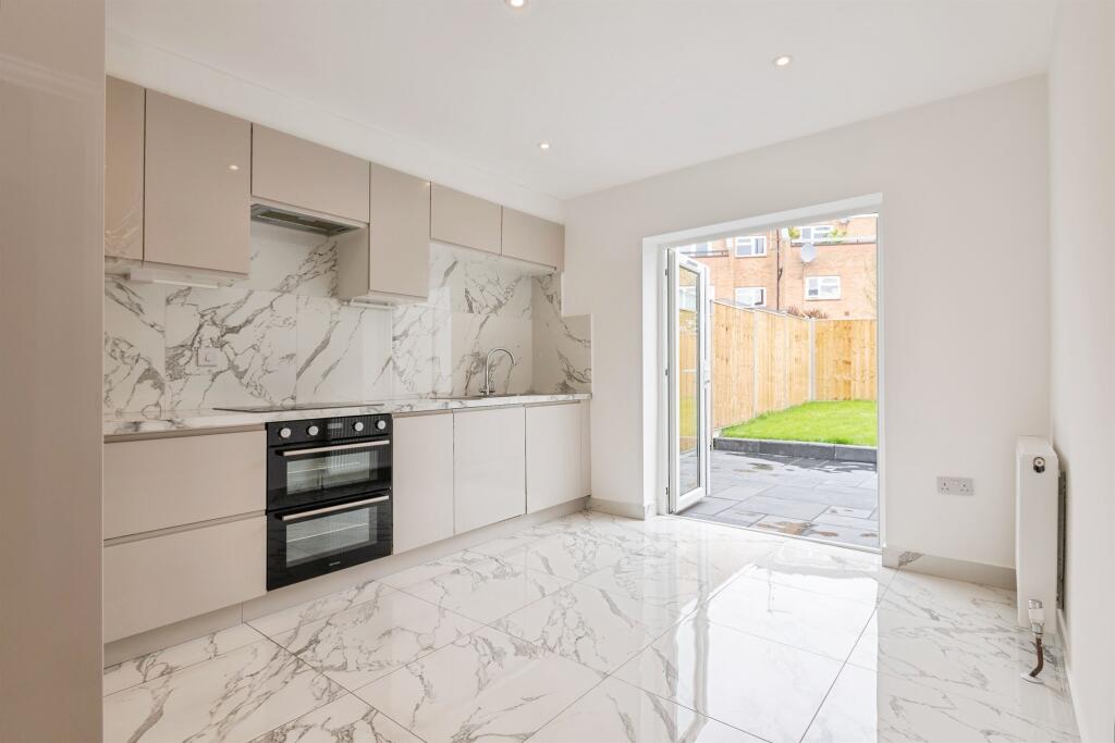 House in Taunton - View 4