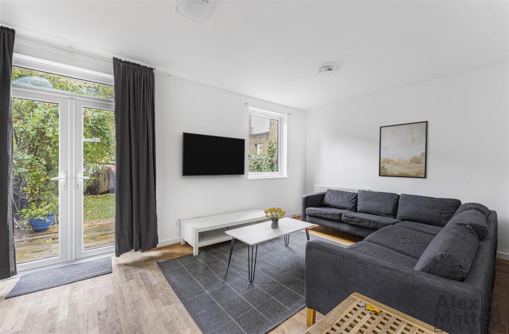 Main image of property: Milligan Street, Canary Wharf, E14