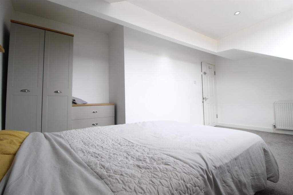House in Leeds, Hill Top, Sandford - View 2