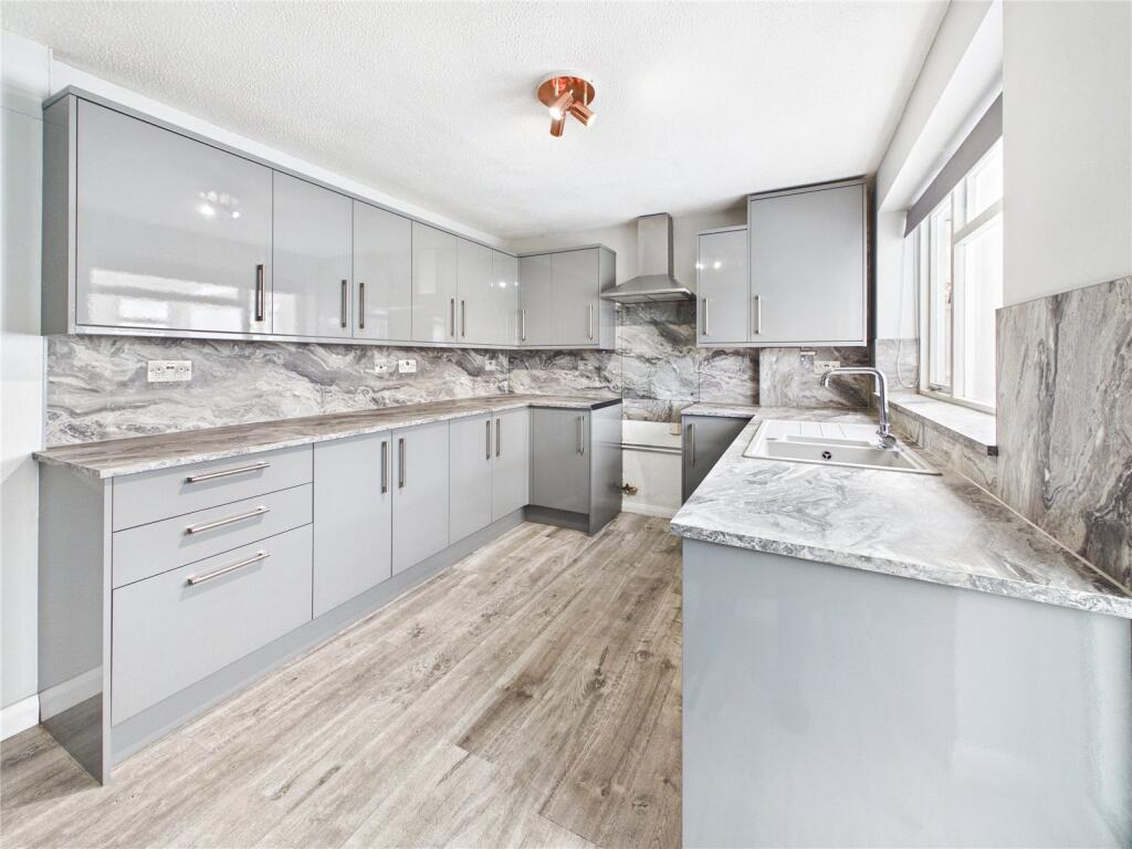 Juvina Close, Witham, Essex, CM8 photo 3