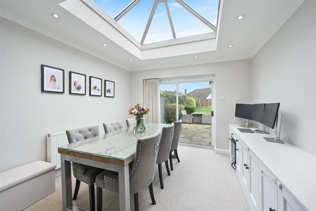 House in Reigate and Banstead, Nork - View 3