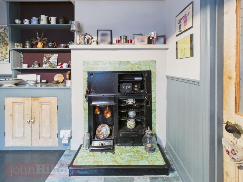 House in Brighton - More