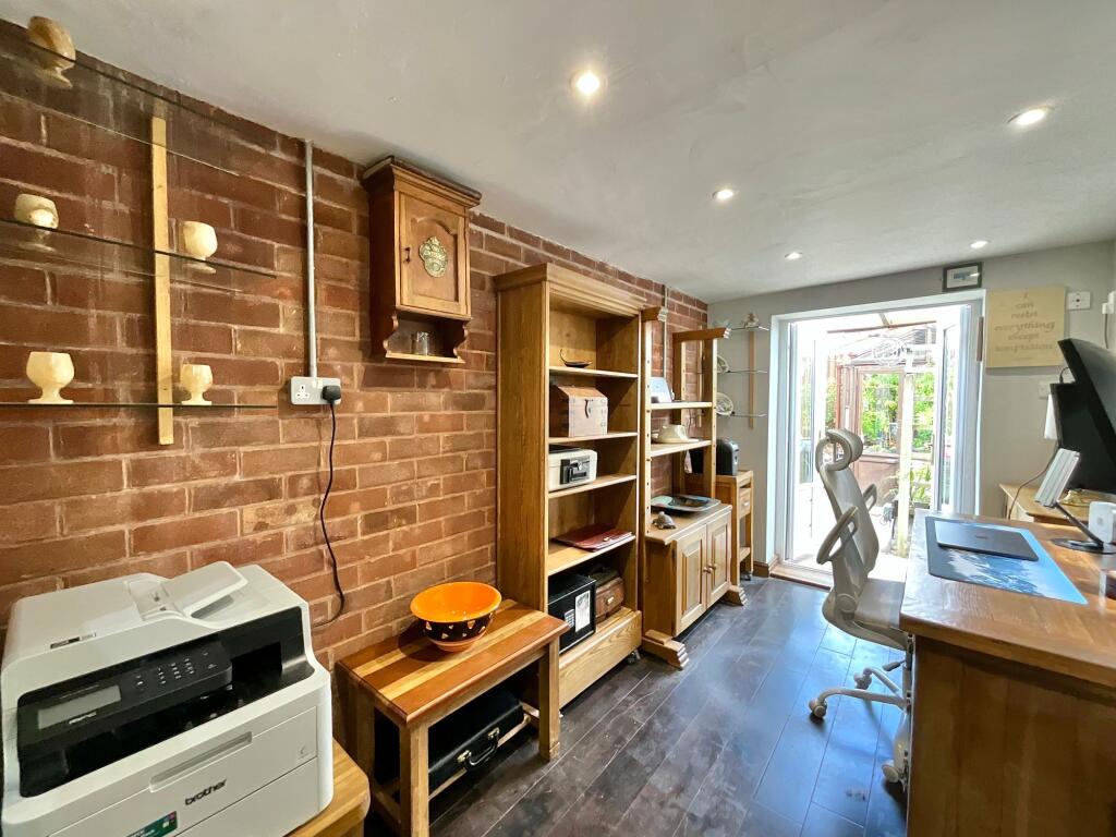 House in Stoke-on-Trent - View 3
