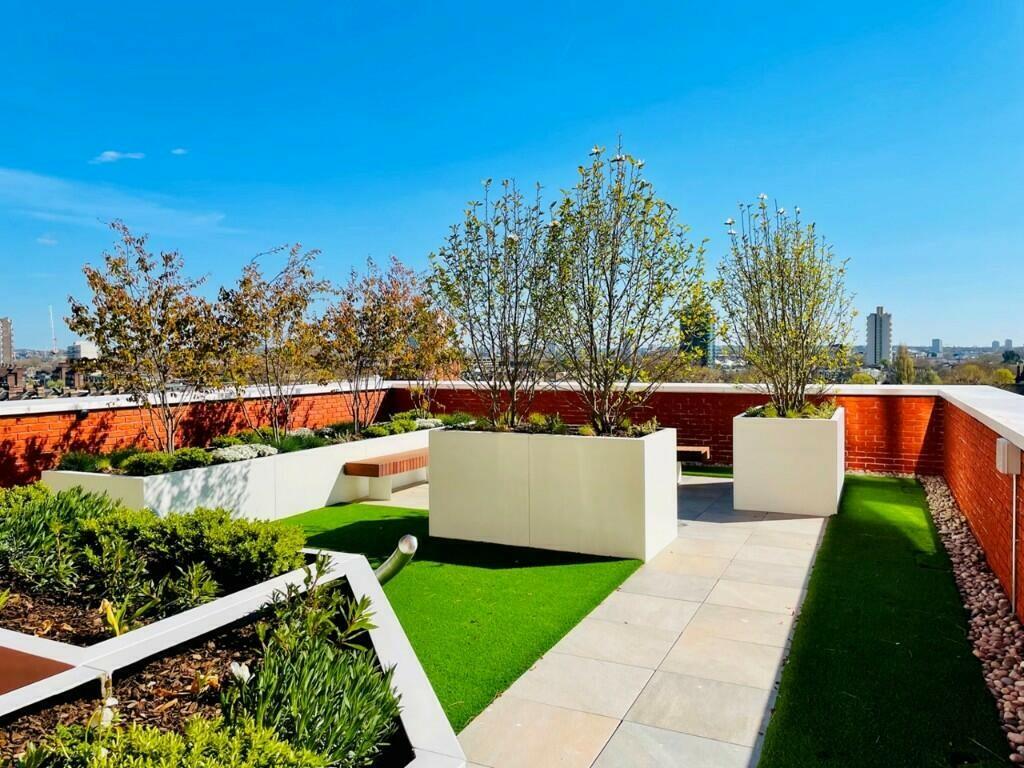 6 Exchange Gardens, London, SW8