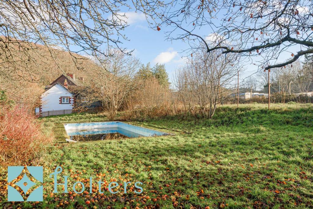 House in Knighton - More