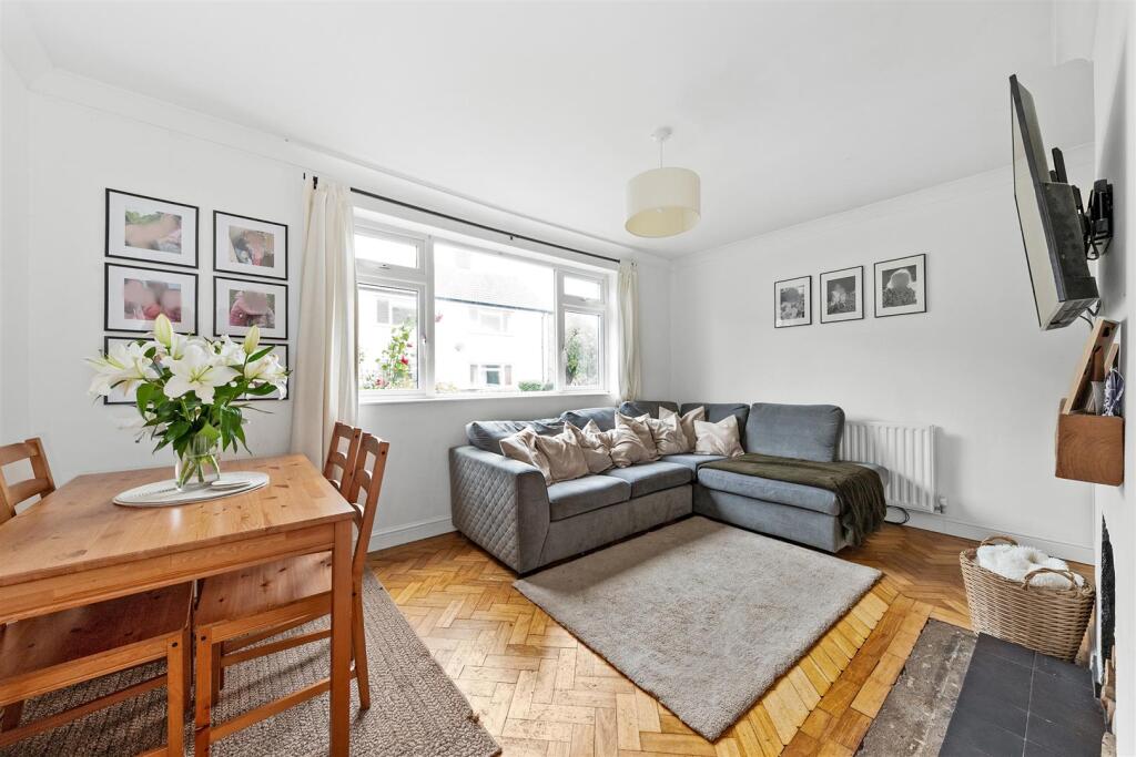 Apartment in Tandridge, Warlingham - View 3