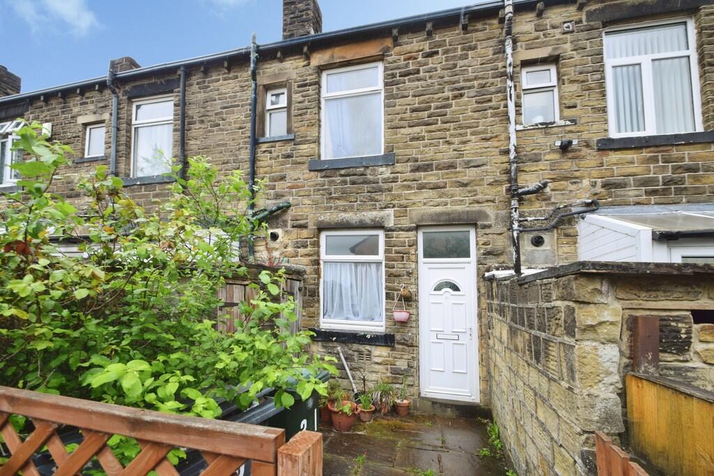 Main image of property: Carlby Grove, Keighley