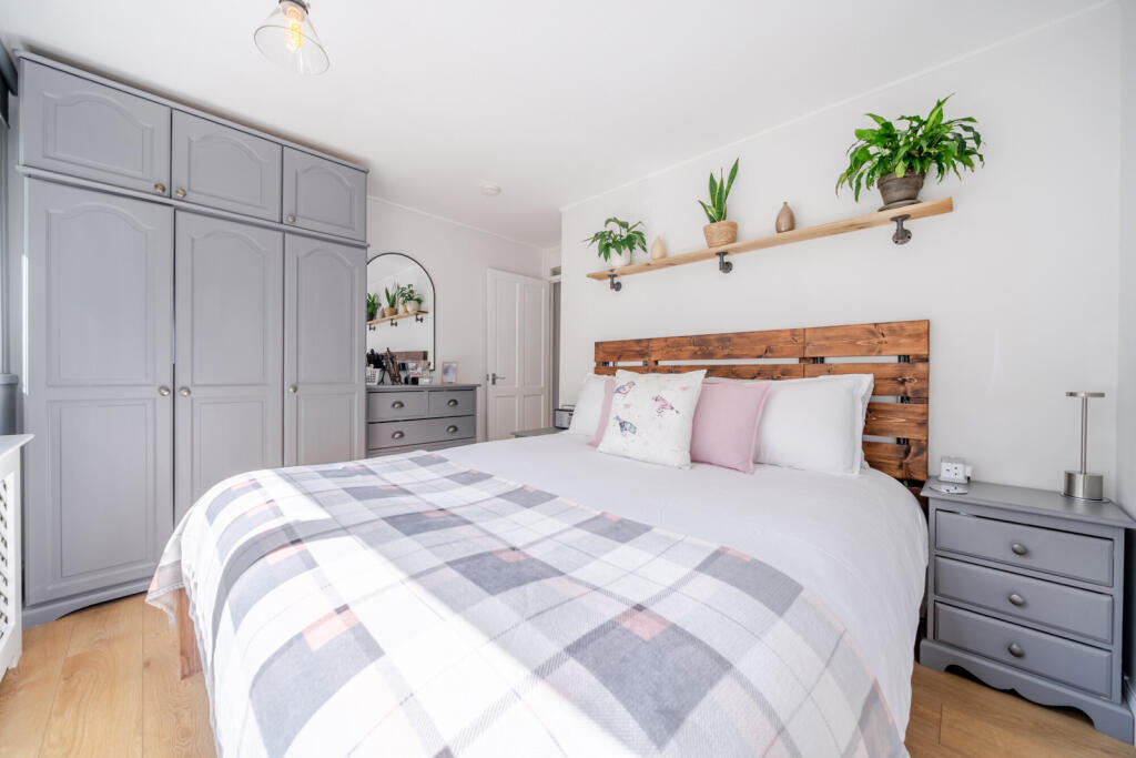 Apartment in London - View 5