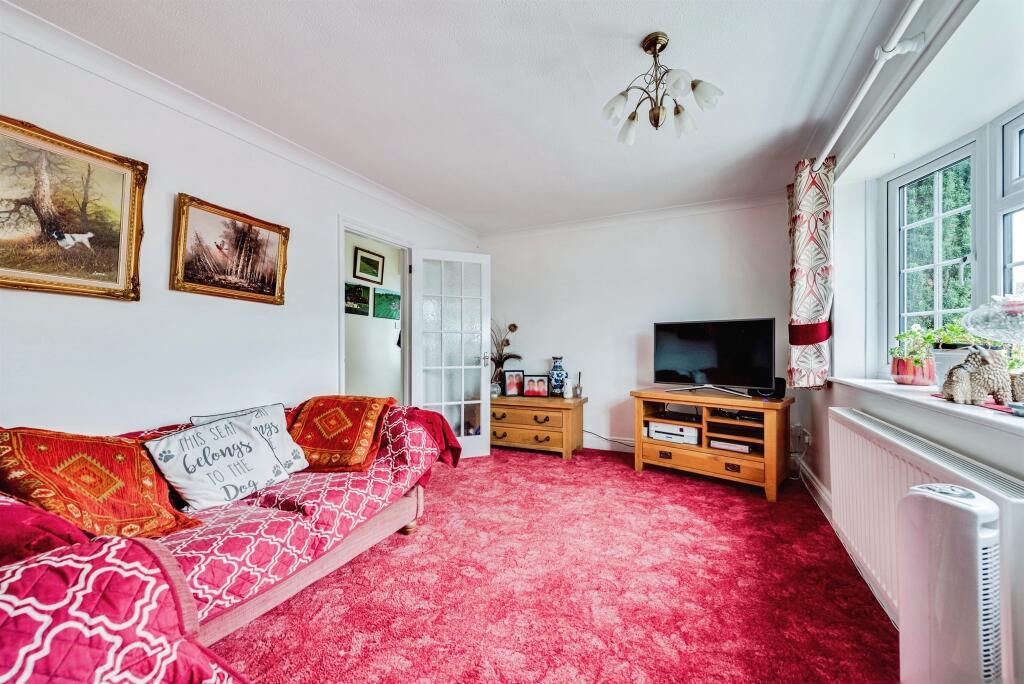 House in Hemel Hempstead, Oakley - More
