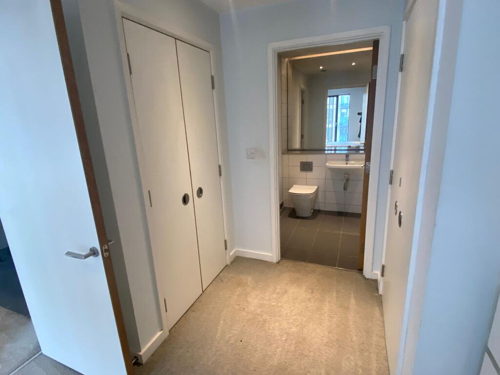 Apartment in Manchester, City Centre - View 4