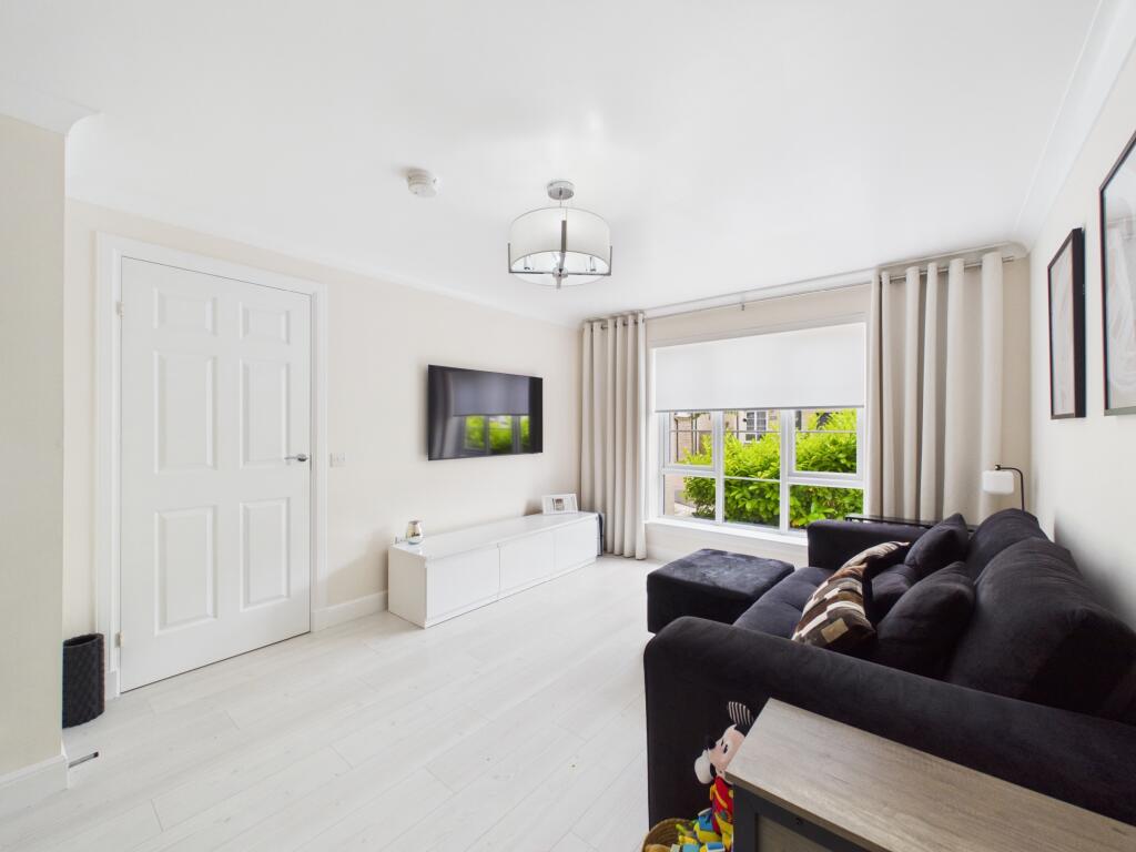 House in Motherwell, North Lanarkshire - View 4