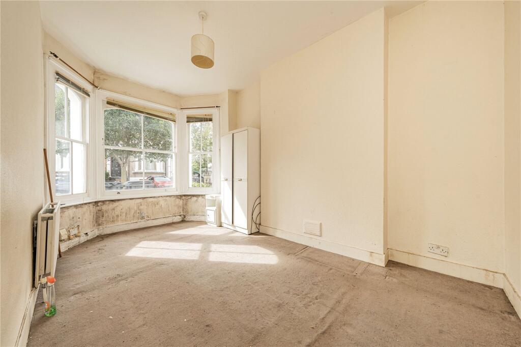 House in London - View 3