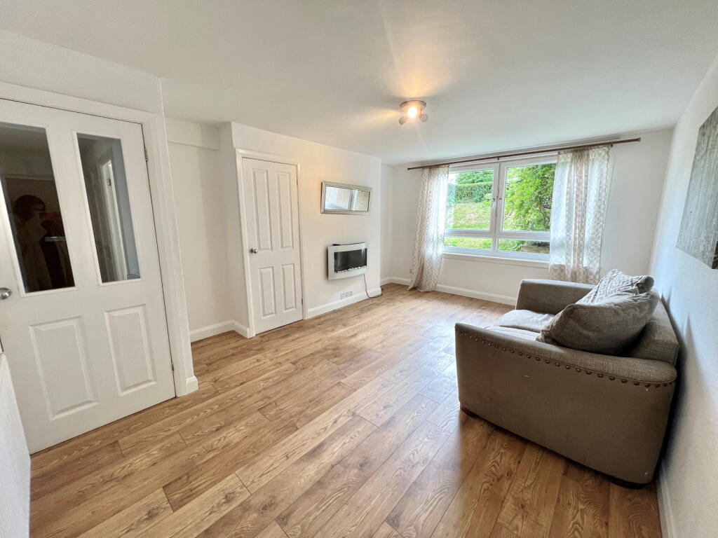 Apartment in Edinburgh, Colinton Mains, Oxgangs - More
