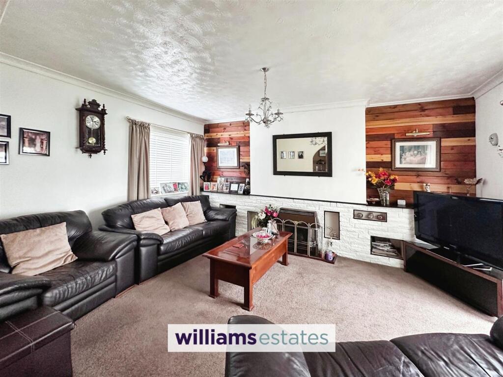 First Avenue, Prestatyn, LL19 photo 4