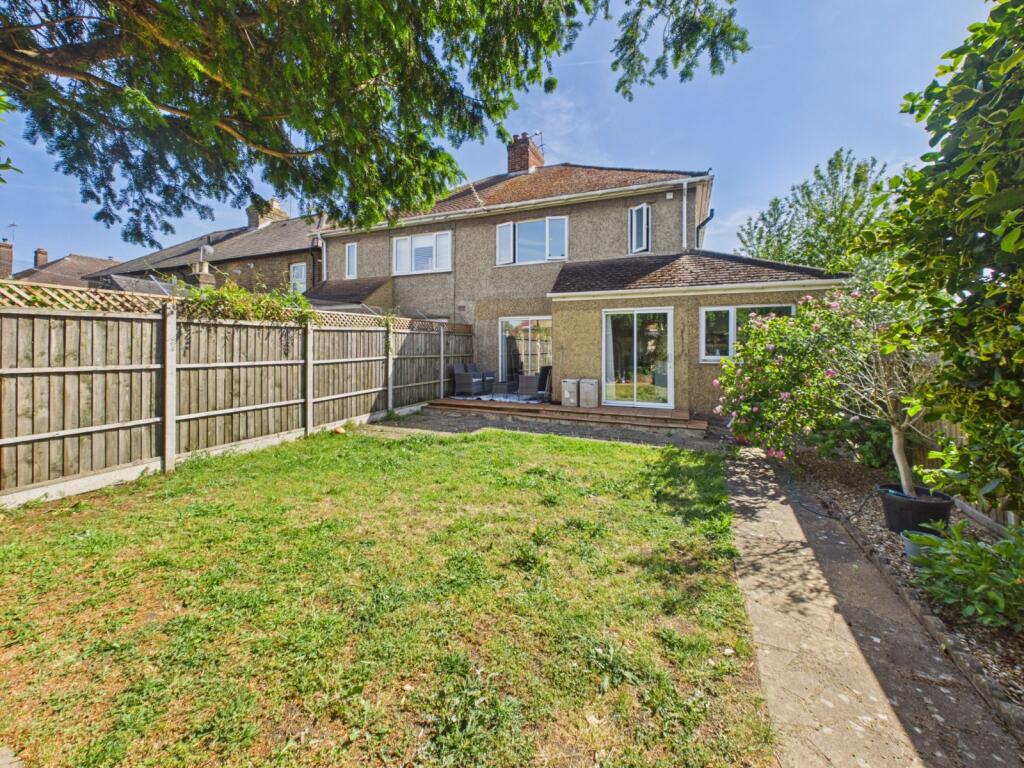 House in Eton Wick, New Town, Windsor and Maidenhead - View 5