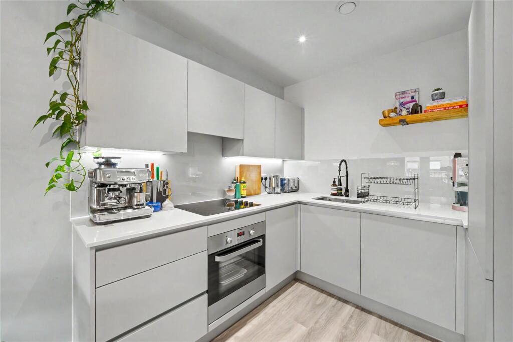 Apartment in London, Springfield Place, Springfield Village - View 3
