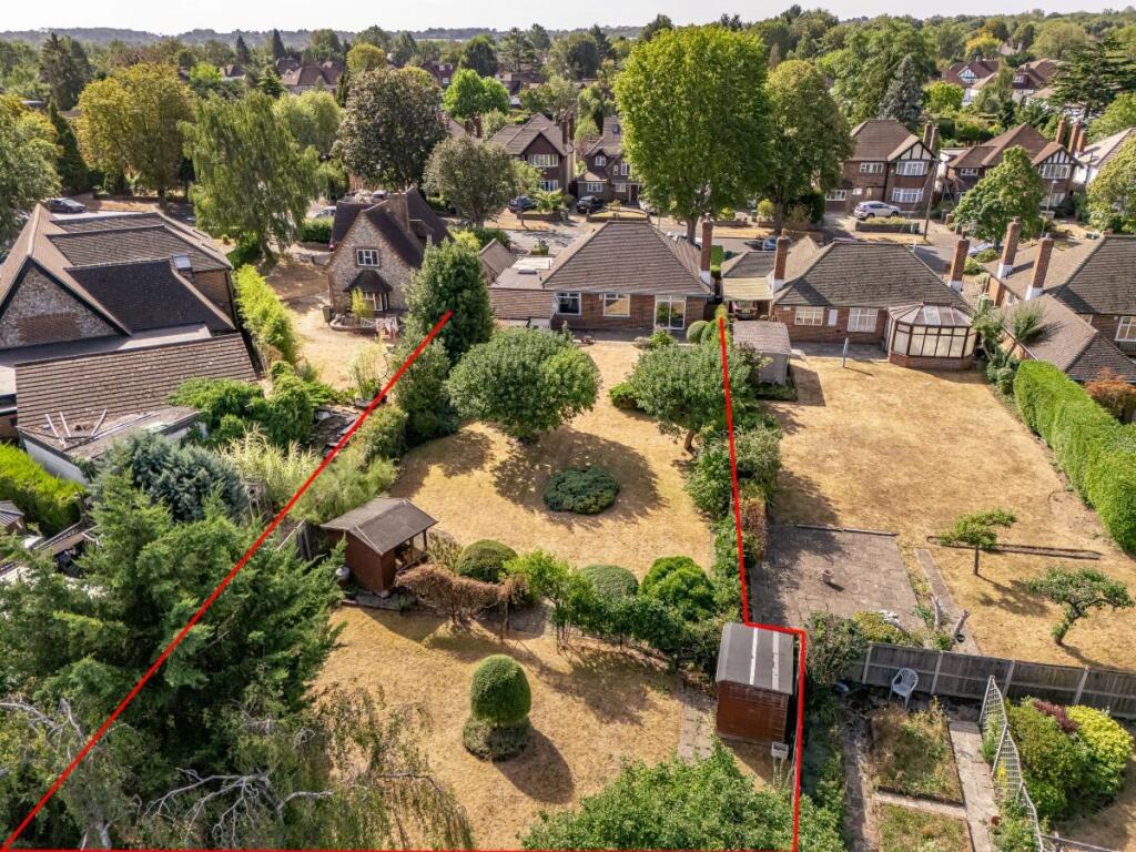 House in Sutton - View 2