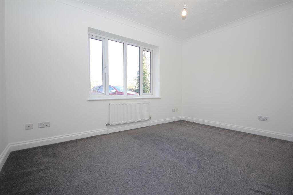 Apartment in Whiteley, Burridge - View 5