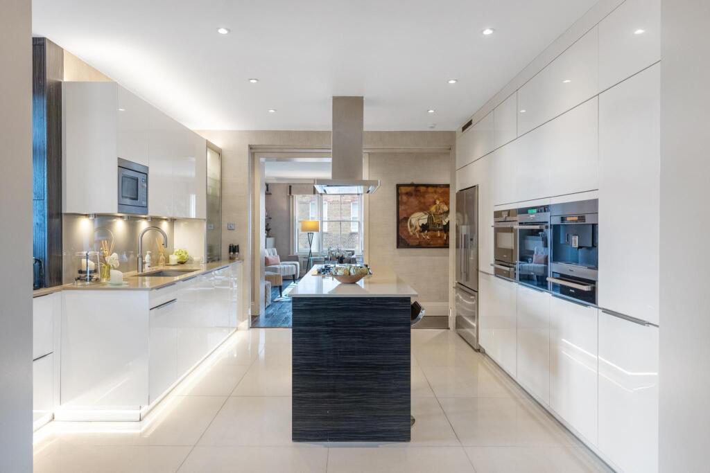 Apartment in London, Kensington - View 2