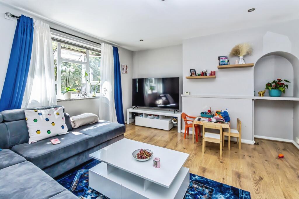 Apartment in London - More