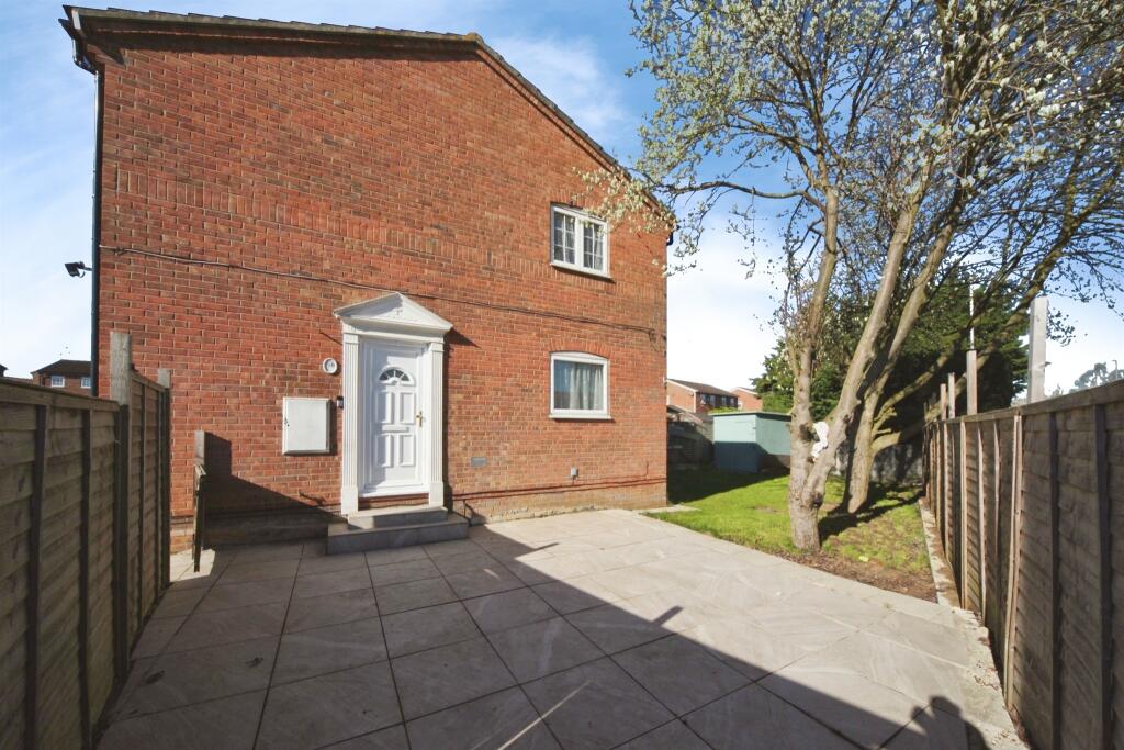 Main image of property: Nayland Close, Luton
