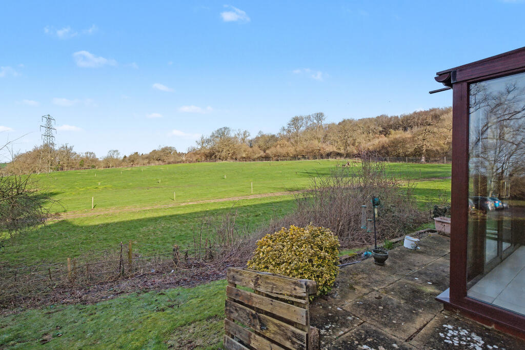 House in Vale of White Horse, Cumnor - More