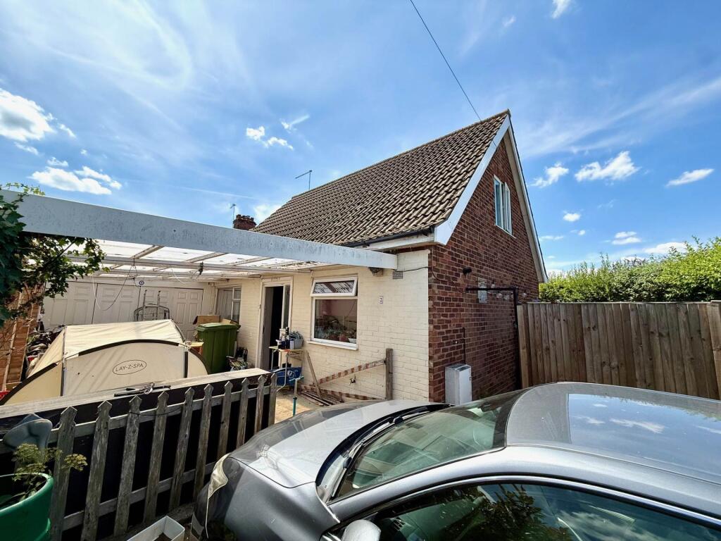 2, Hillvue Close, Norwich photo 3