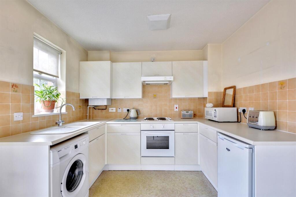 Barclay Court, Ilkeston photo 3