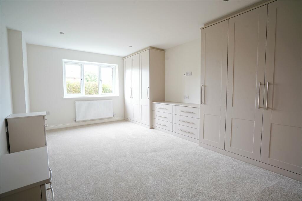 Apartment in Rotherham, Wickersley - View 4