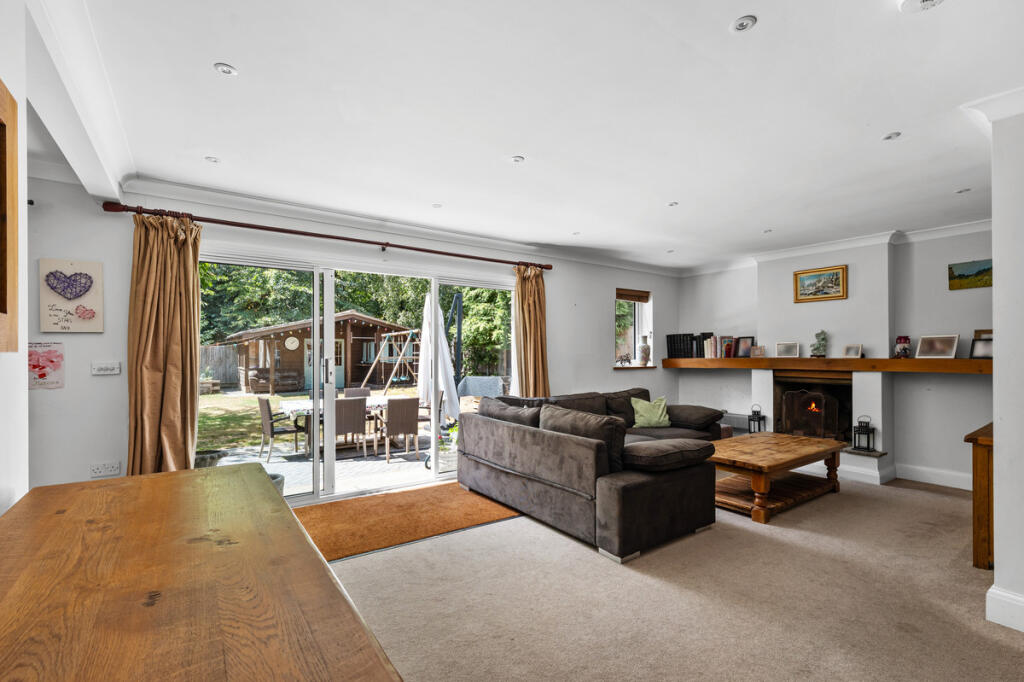 House in Tandridge, Church Town, Godstone - View 2