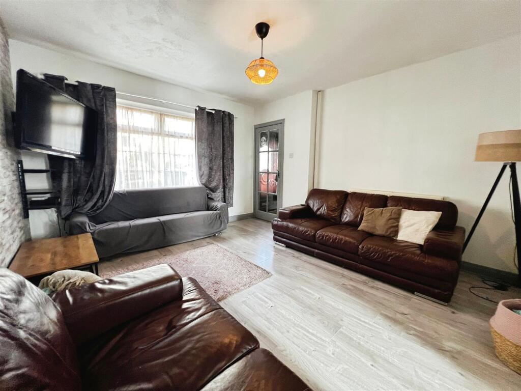Botany Avenue, Bradford, BD2 1EU photo 2