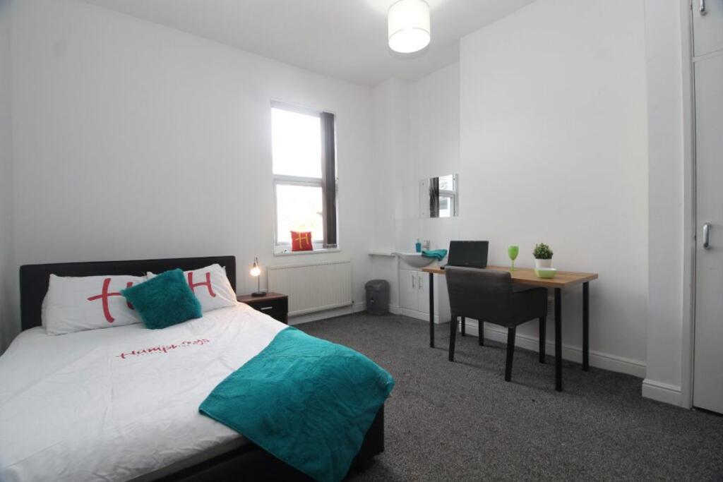 House in Sheffield, Broomfield, Broomhall - View 2