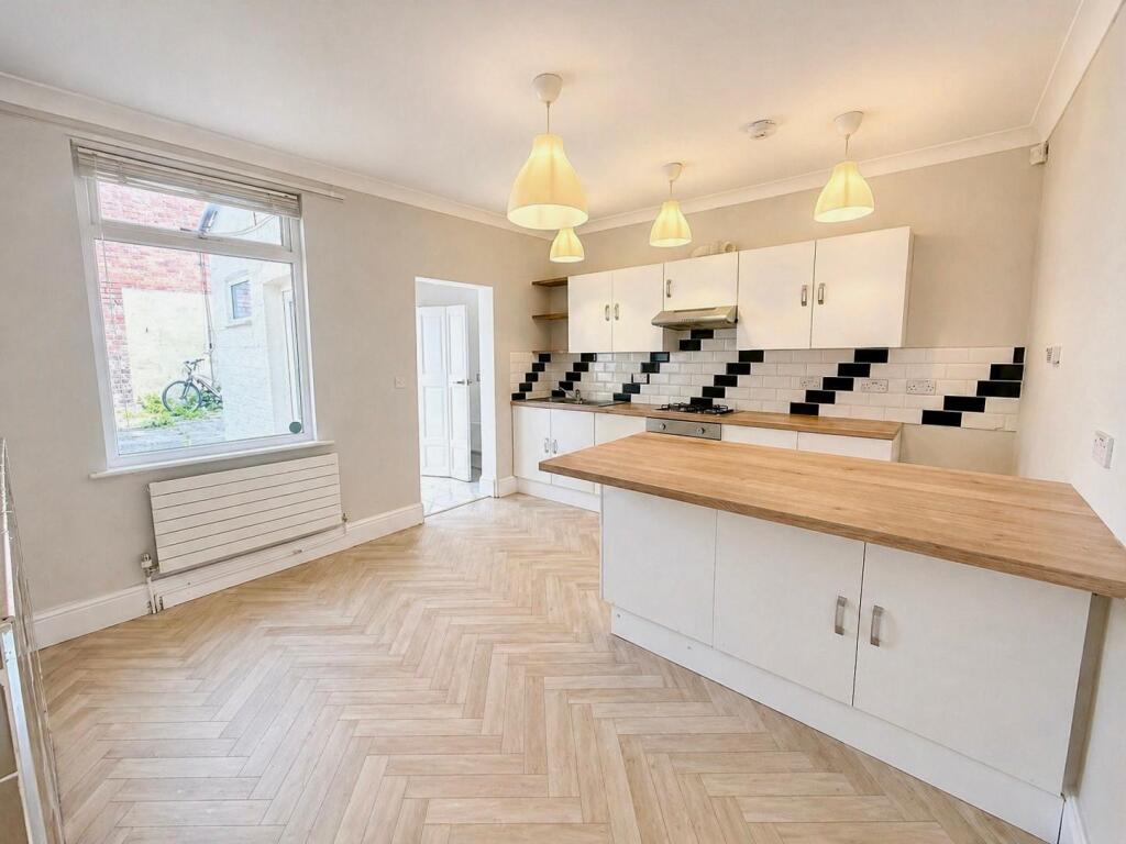 Main image of property: Wakefield, WF2