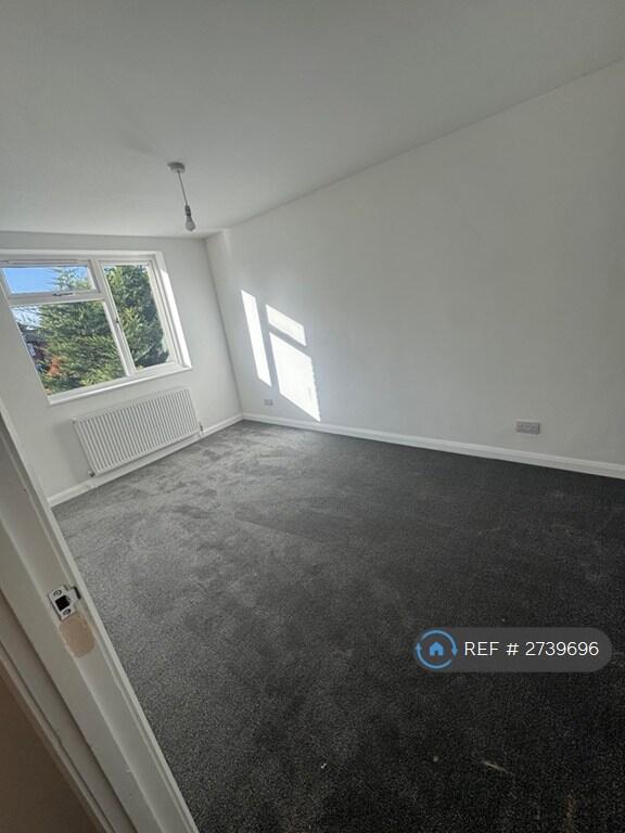 House in Worcester - View 5